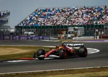 Túlerőltette Hamilton, ezért bukta a pole-t