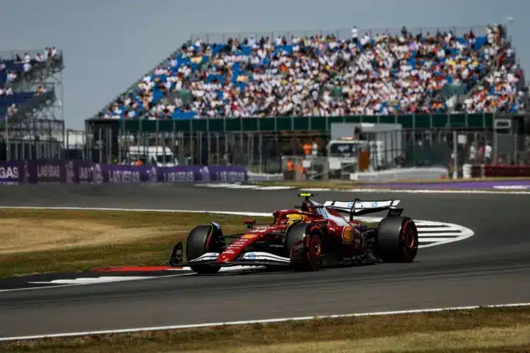 Túlerőltette Hamilton, ezért bukta a pole-t
