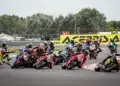 Megcsappant a Superbike-mezőny a szombati tömeges bukást követően