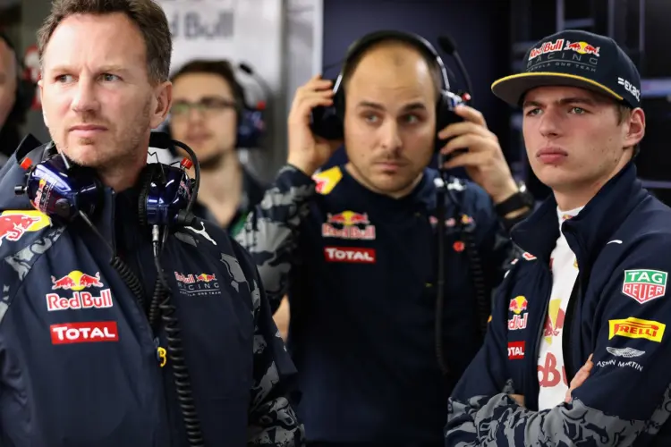 Megérkezett Verstappen reakciója Horner hirtelen távozására a Red Bulltól
