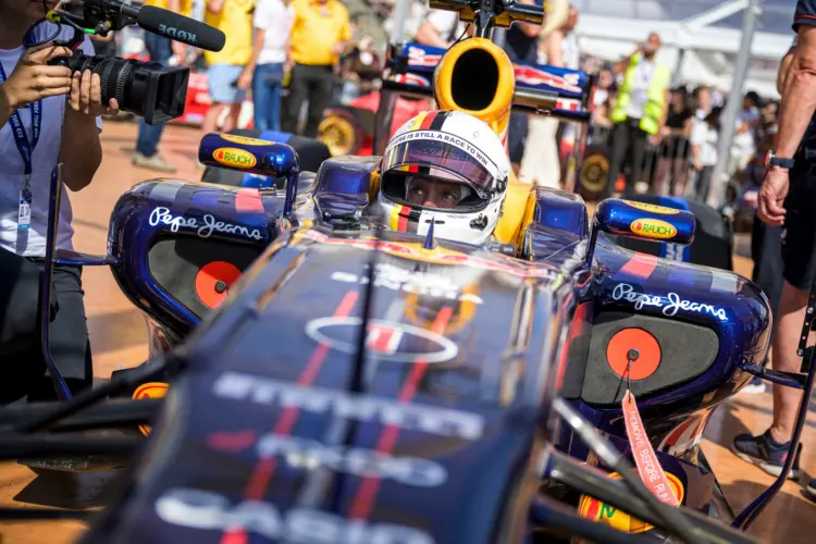Visszatérne a versenyzéshez Vettel