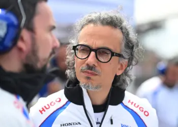 Ki az a Laurent Mekies? A Red Bull új csapatfőnöke pontot szerzett Baumgartner Zsolttal