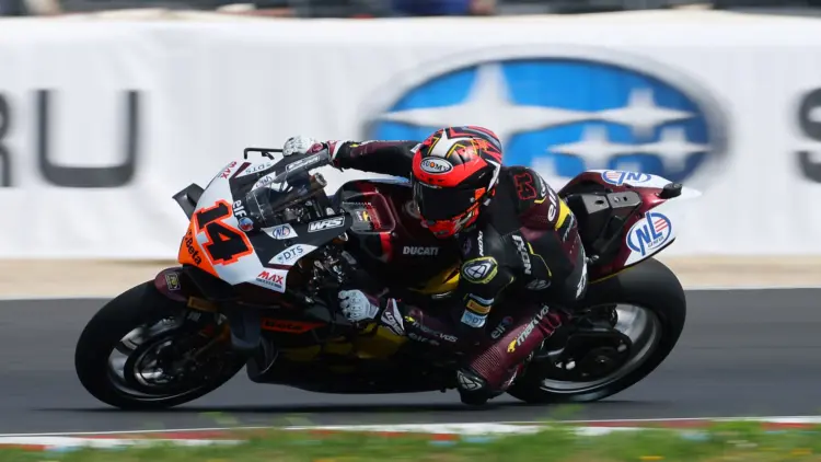Sam Lowes első győzelmére hajt a Balaton Parkban – a nyitónap után akár bizakodhat is