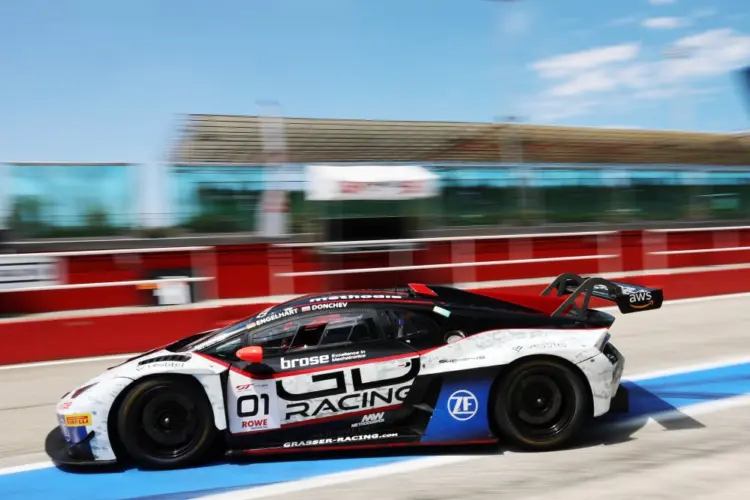 VIDEÓ: Brutális baleset után tűzgolyóvá vált a Lamborghini
