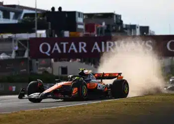 Norris zárt az élen pénteken a Hungaroringen, míg Sainz rémisztően elnémult