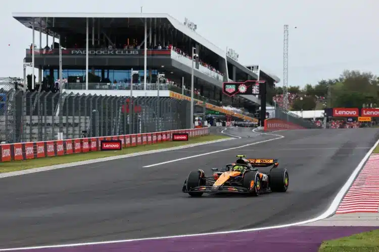 Leclerc kiosztotta a Ferrarit, Norris ünnepelhet a Magyar Nagydíj dobogójának csúcsán!