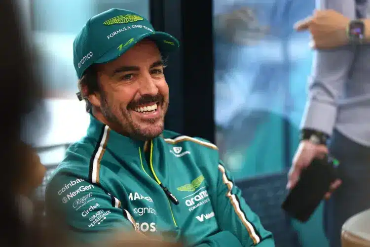 Alonso vigyorogva reagált Taylor Swift eljegyzésére
