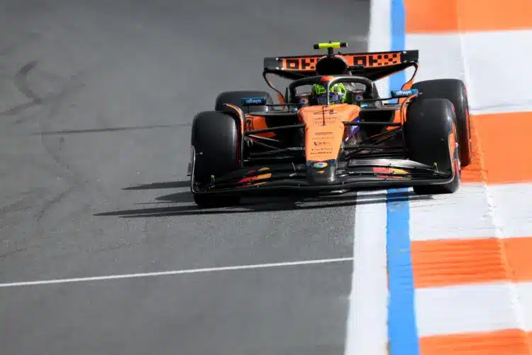 Norris az élen az FP1-en, tündököl az Aston Martin, a Ferrarik bajban