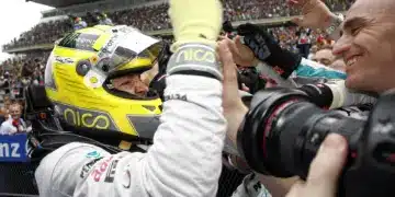 Nico Rosberg győzelmet ünnepel