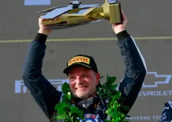 Az egykori F1-es Ferrari-versenyző jött, látott és bajnok lett a hétvégén!