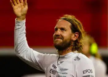 Sebastian Vettel a V10-es motorokra szavaz a költséges hibridekkel szemben