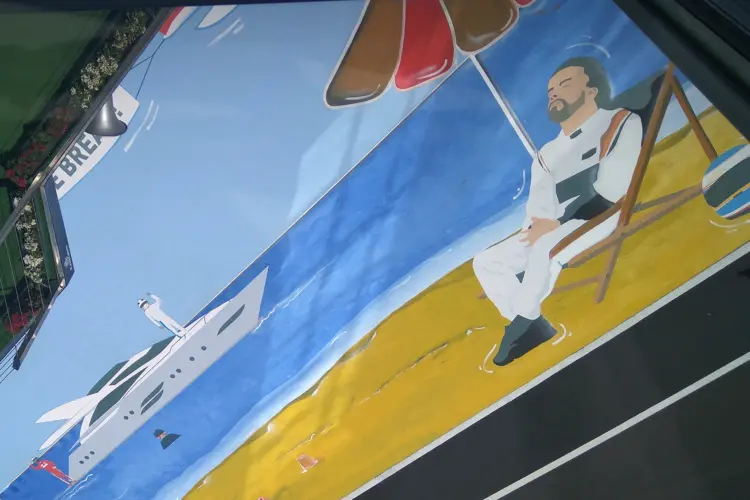 Te is így lazulsz most, mint Alonso? Pénteki F1-puzzle!