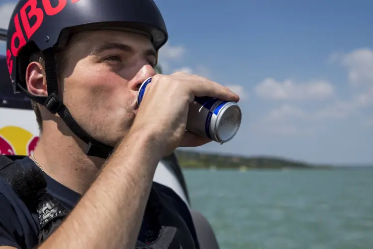 Előkerült egy újabb fotó: Wolffék hajóján nem csak Verstappen volt ott!