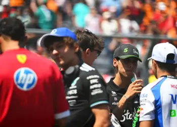 Az egyik idei F1-es újonc versenyző „aranyat ér”!