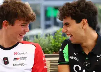 Az összes topcsapat érdeklődik az egyik F1 újonc iránt, de ő marad a helyén
