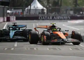 Norris nyerte a hosszú időre félbeszakított első azeri edzést