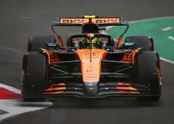 Norris elsőségével indult a szombat, ahol a Ferrarik eltűntek