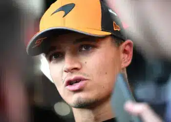 Norris váratlan szövetségesre tehetett szert a bajnoki címért folyó harcban