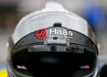 Hivatalos: Gyártót vált a Haas és bejelentette jövő évi felállását