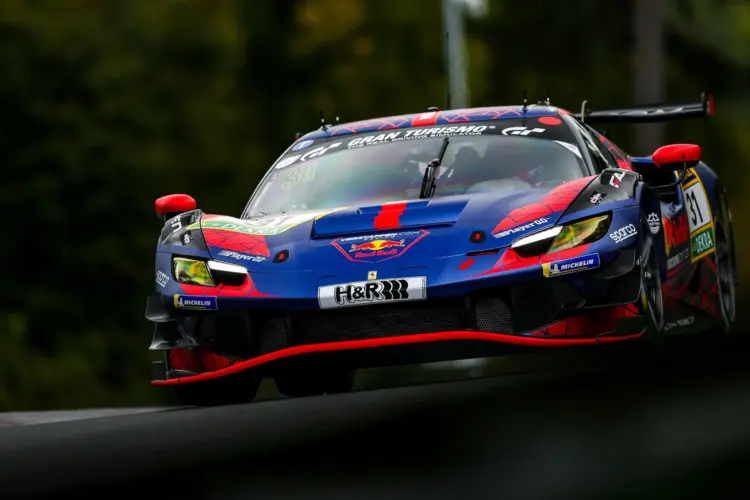 Verstappennek sikerült: Azonnal nyert egy Ferrarival!