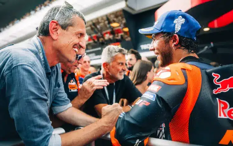 Günther Steiner egy szerencsés rohadék, amiért az első futamán dobogós lett a csapata
