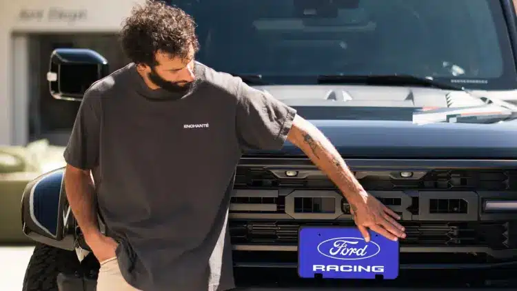 Ricciardo sehol nem versenyez többé, ám a Red Bull partnerének nagykövete lettt