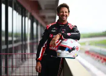 Grosjean közel öt évvel rémisztő balesete után újra F1-es autóba ül!