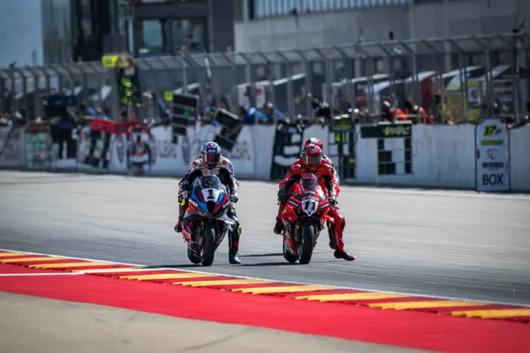 Visszatért a dobogó legfelső fokára Bulega, ráadásul megszakította Razgatlioglu nagy sorozatát Visszatért a dobogó legfelső fokára Bulega, ráadásul megszakította Razgatlioglu nagy sorozatát