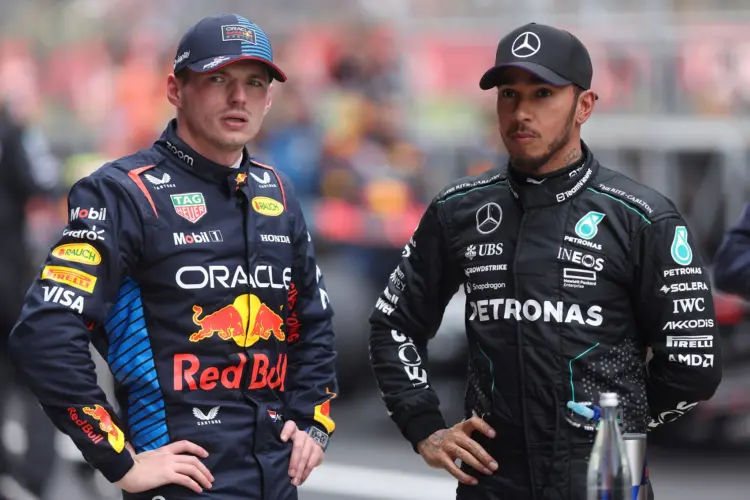 A pályán kívül is egymásnak feszül Verstappen és Hamilton