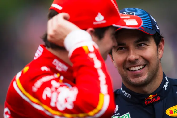 Sergio Pérez pár nap múlva F1-es Ferrariba ül!