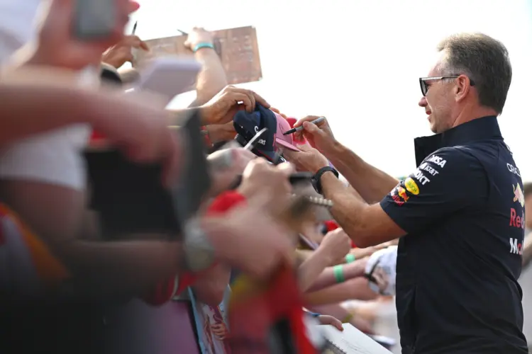 Kiderült, mennyit kap Horner végkielégítésként, és mikor térhet vissza az F1-be