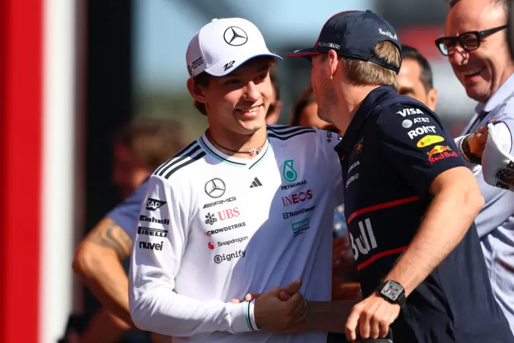 Verstappen az egyik újoncban kicsit a korábbi önmagát látja