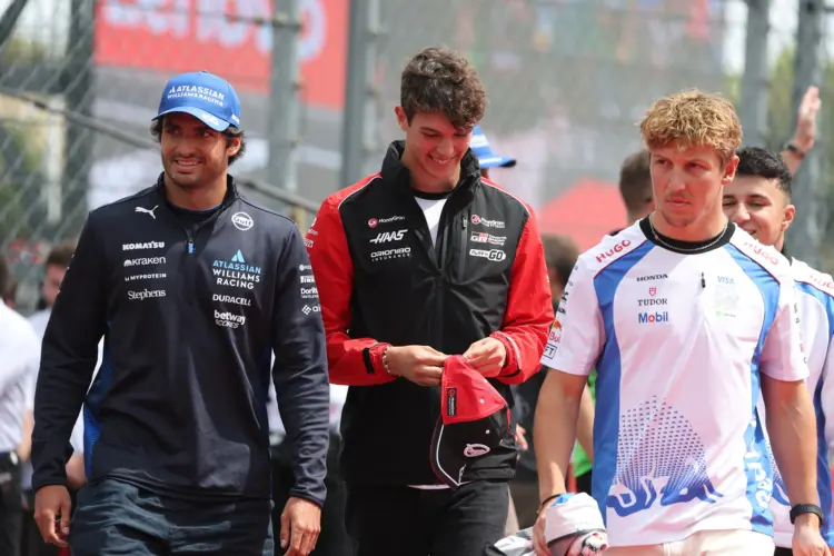Komoly szócsata alakult ki Sainz és Lawson között