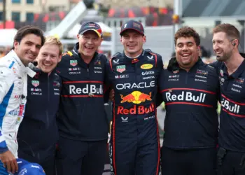 Világos Sainz célja, miután meglepetést okozott az időmérőn