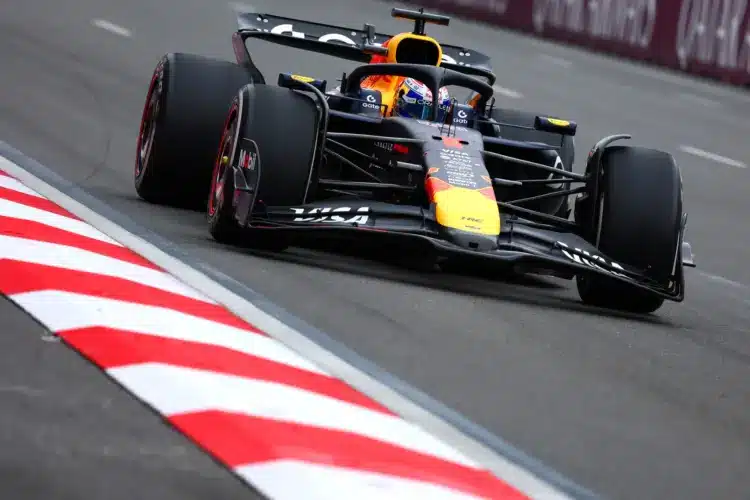 Verstappen csapta le Piastri „labdáját” és sima győzelmet aratott