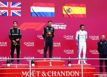 „Verstappen győzeleme egy figyelmeztető lövés a McLaren számára” – Így számolt be Bakuról a nemzetközi média „Verstappen győzeleme egy figyelmeztető lövés a McLaren számára” – Így számolt be Bakuról a nemzetközi média