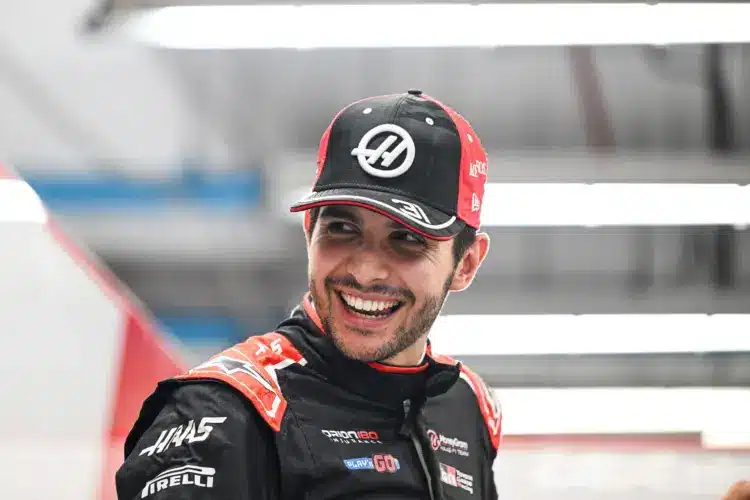 A tanárai azt javasolták Oconnak, hogy ne versenyezzen, aztán mégis eljutott az F1-be