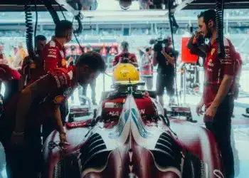 Hamilton tanácsot adott a McLaren párosnak a Verstappen elleni küzdelemhez