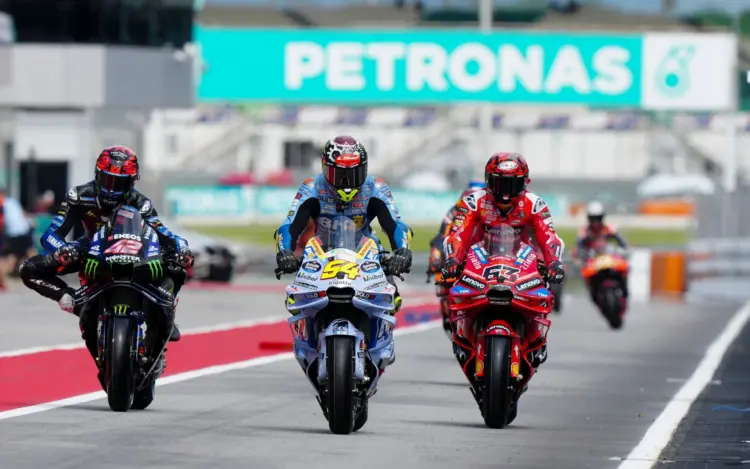 Több versenyző bírálta a Dorna döntését a sokkoló Moto3-baleset után Több versenyző bírálta a Dorna döntését a sokkoló Moto3-baleset után