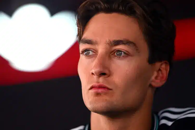 Russell az új szerződésével meg tudja akadályozni Verstappen Mercedeshez igazolását! Russell az új szerződésével meg tudja akadályozni Verstappen Mercedeshez igazolását!