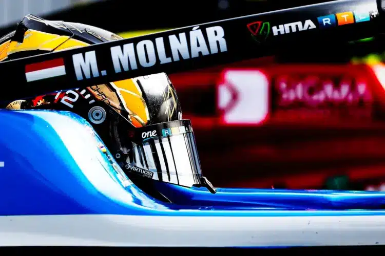 Az összetett harmadik helyén zárta Molnár Martin a brit F4 idei szezonját Az összetett harmadik helyén zárta Molnár Martin a brit F4 idei szezonját