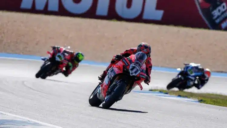 A bajnokavatás az utolsó versenyhétvégre maradt, ezúttal Bulega volt a gyorsabb A bajnokavatás az utolsó versenyhétvégre maradt, ezúttal Bulega volt a gyorsabb