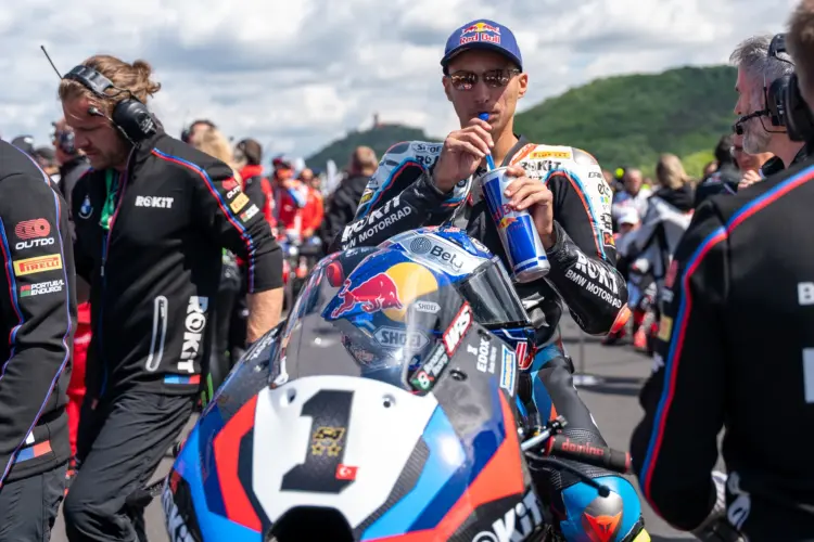 „Néhány versenyző nem tartotta tiszteletben a bajnokságot” – Razgatlıoğlu beszólt a mezőnynek „Néhány versenyző nem tartotta tiszteletben a bajnokságot” – Razgatlıoğlu beszólt a mezőnynek