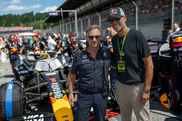 A MotoGP-vel szemezget Horner? A MotoGP-vel szemezget Horner?