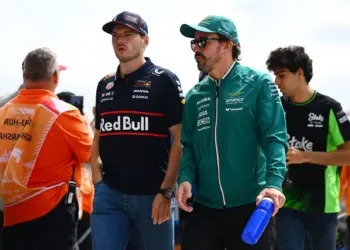 Verstappen elkezdett komolyan érdeklődni az Aston Martin iránt?