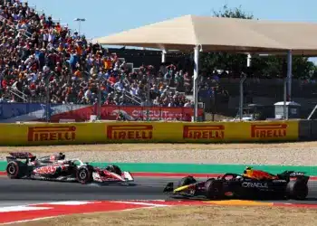 „Amit csinált, az ellentétes a versenyzés szellemével” – Bearman kifakadt Tsunodára a megpördülése miatt