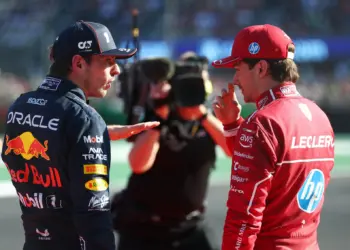 Sainz kiesésével Verstappen és Piastri fázott rá – Jogos volt a VSC? Az FIA elmondta