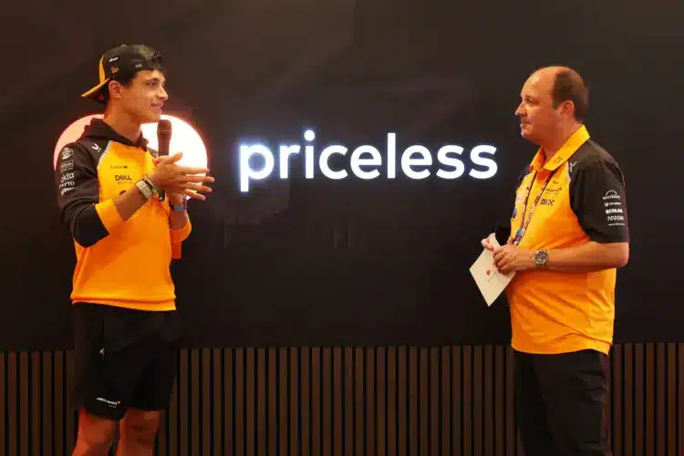 Mario Andretti szerint csúnyán elfogult a McLaren az egyik versenyzője iránt