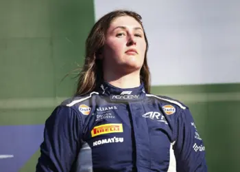 A Williams és a Ferrari versenyzői nyertek Szingapúrban