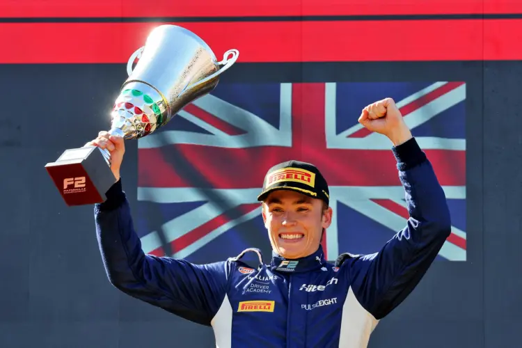 Ismét újonc versenyzőt vet be a Williams